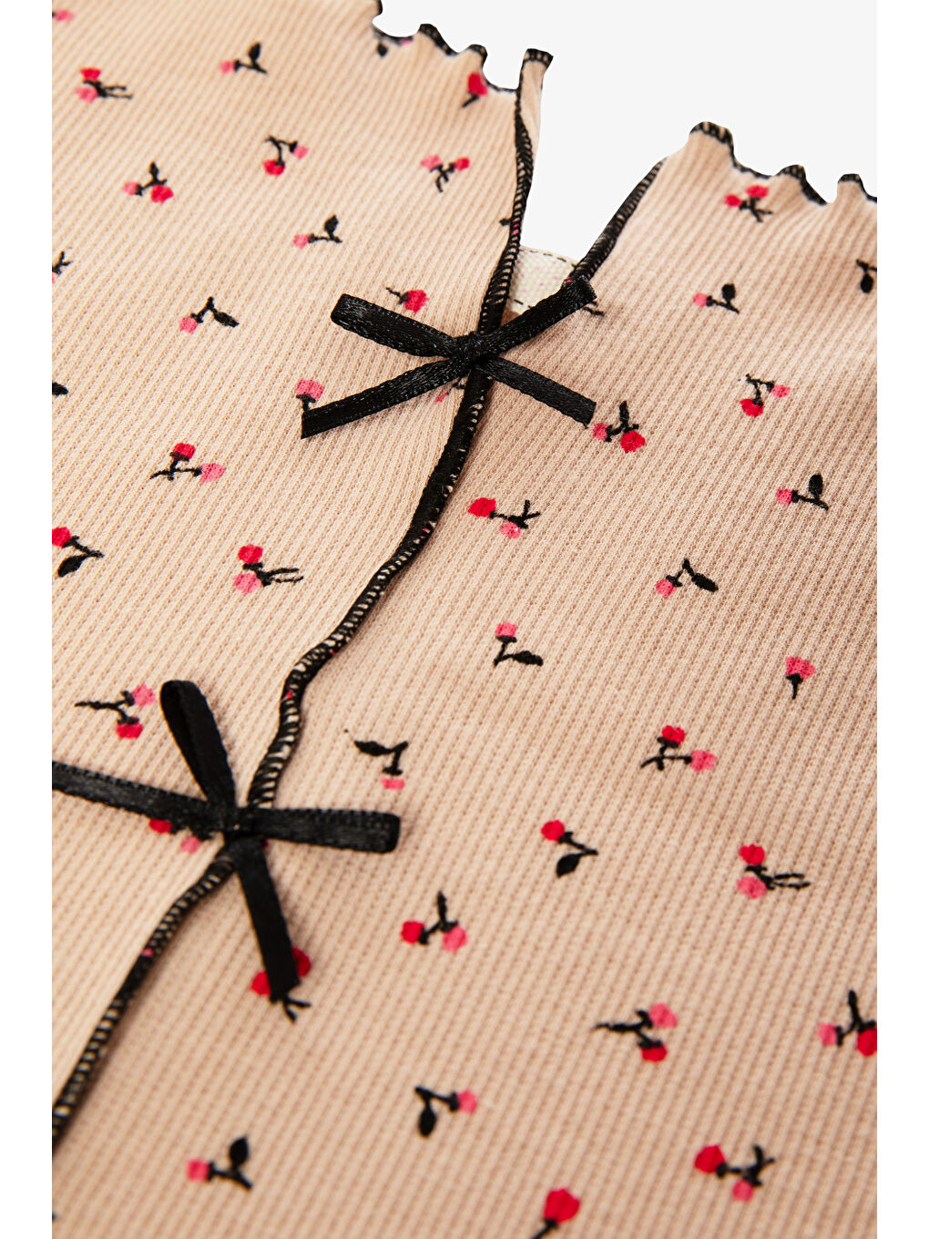 Ekru Kadın İnce Askılı Fiyonklu Pamuklu Şortlu Pijama Takımı-3