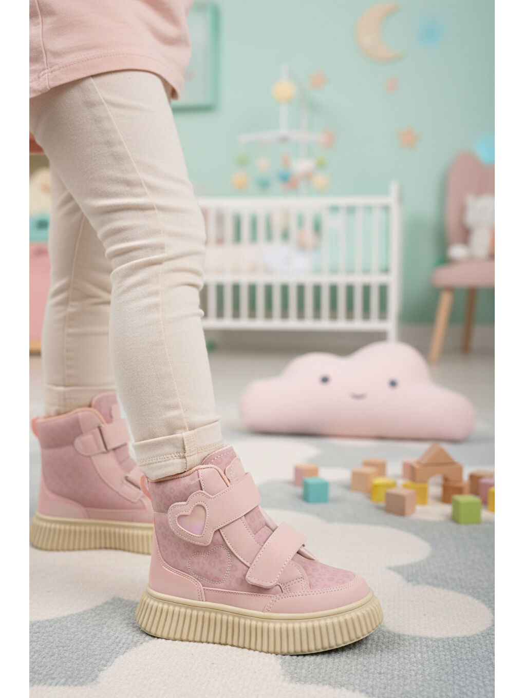 Pembe Pudra Cırtlı Desenli Kaymaz Taban Kız Çocuk Bot Alalis P-2