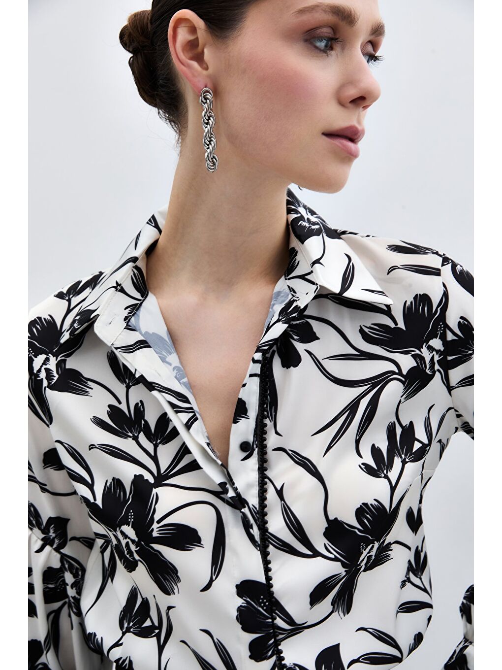 Ön Siyah İncili Gömlek - Siyah-6