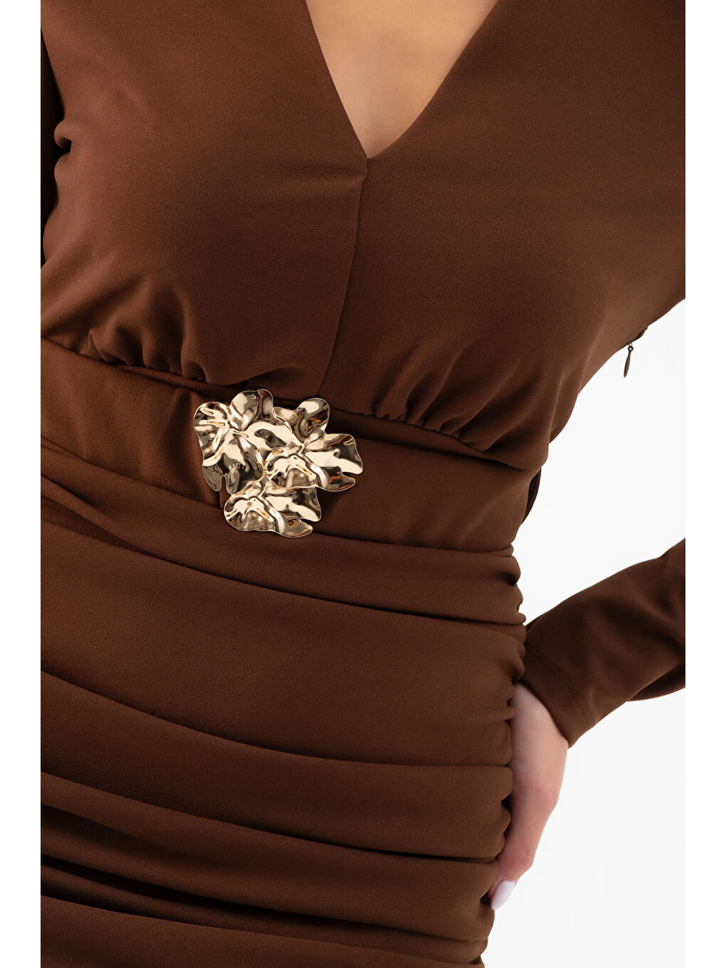 Kadın Kahverengi Kemerli Büzgü Detay Uzun Elbise-4