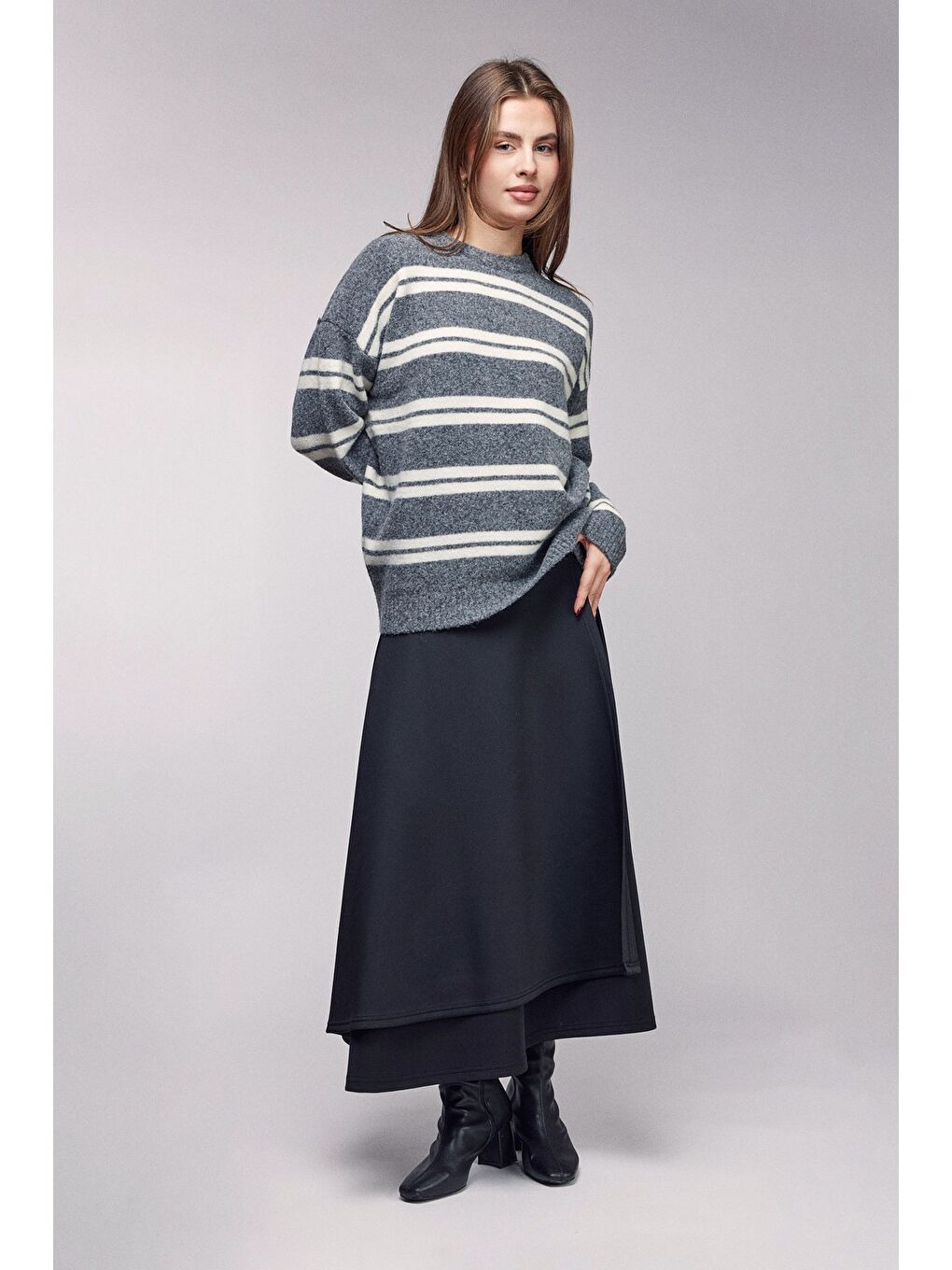 Ekru Antrasit Çizgili Bisiklet Yaka Oversize Triko Kazak-2