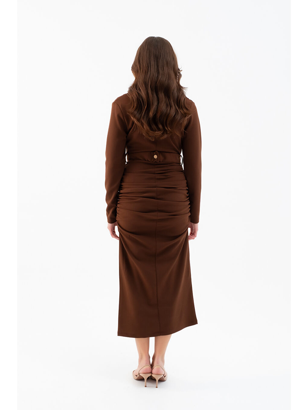 Kadın Kahverengi Kemerli Büzgü Detay Uzun Elbise-5