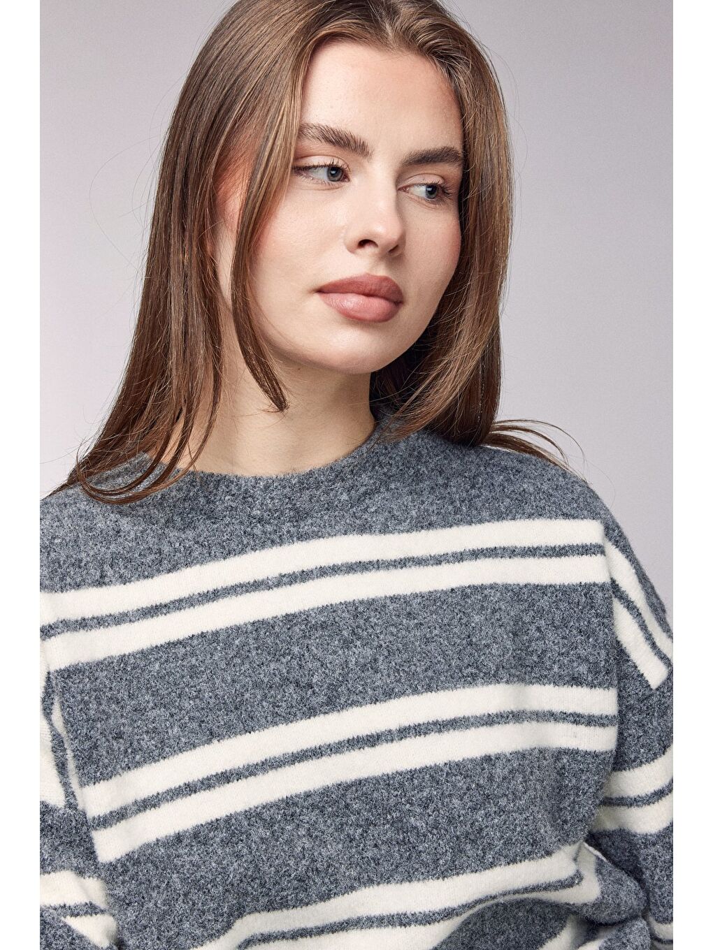 Ekru Antrasit Çizgili Bisiklet Yaka Oversize Triko Kazak-3