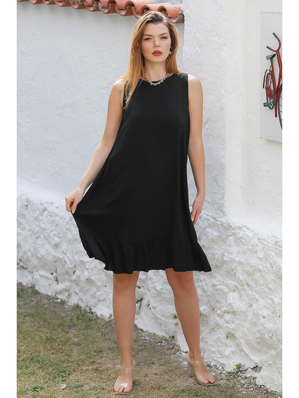 İtalyan Siyah Boyundan Bağlamalı Eteği Fırfırlı Dokuma Casual Viskon Elbise