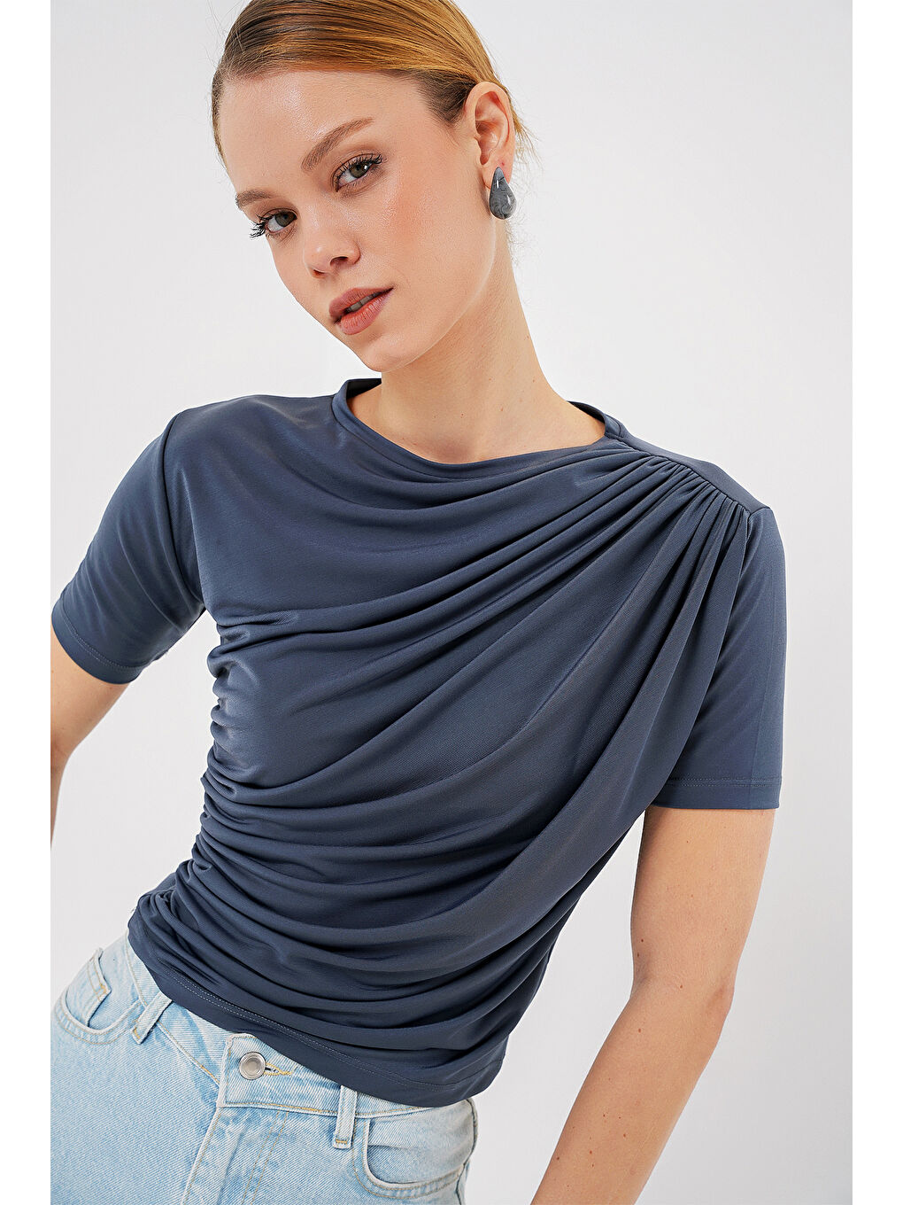 Büzgü Detaylı Kısa Kol Sandy Bluz 945 - Antrasit