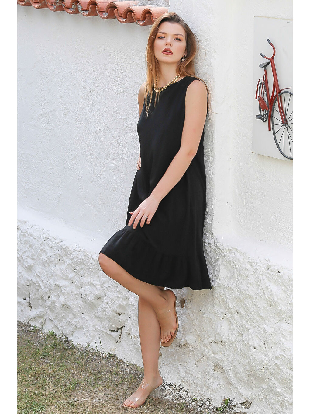 İtalyan Siyah Boyundan Bağlamalı Eteği Fırfırlı Dokuma Casual Viskon Elbise-2