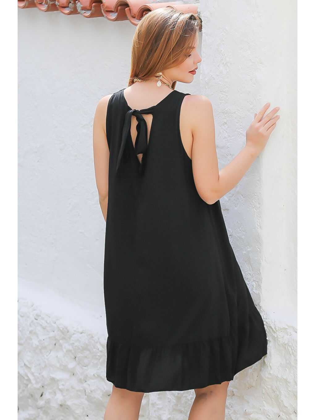 İtalyan Siyah Boyundan Bağlamalı Eteği Fırfırlı Dokuma Casual Viskon Elbise-6