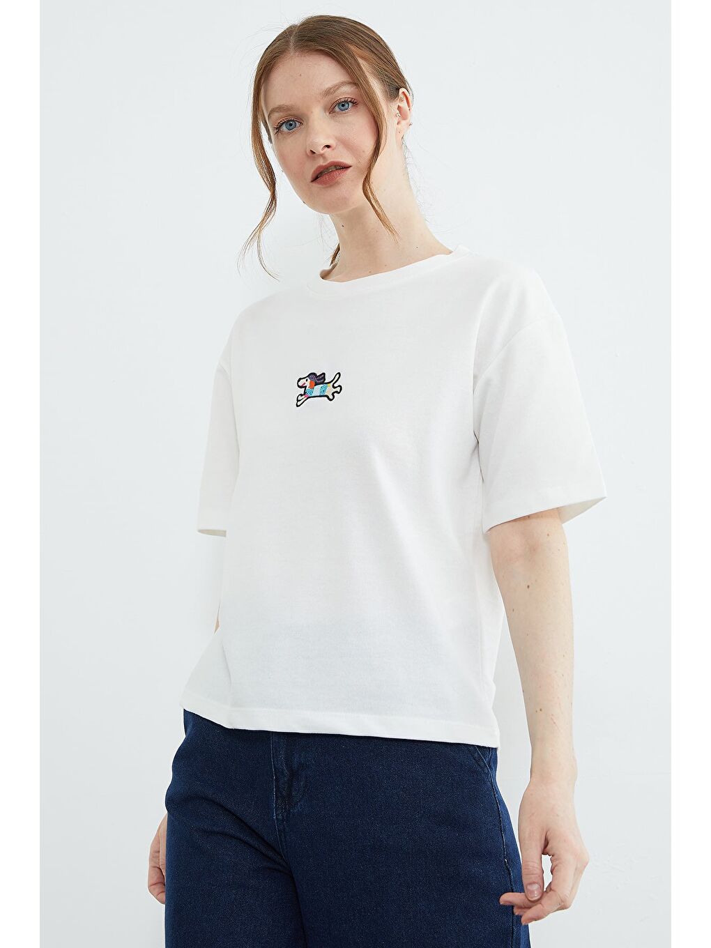 Ekru Köpek Nakışlı Bisiklet Yaka Salaş Tişört-3