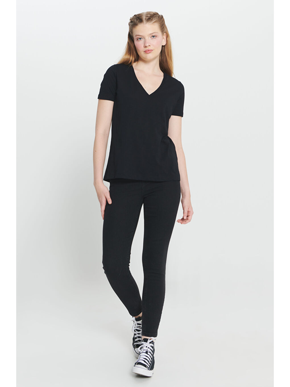 Siyah %100 Pamuk Standart Fit Normal Kesim V Yaka Basic Tişört-1