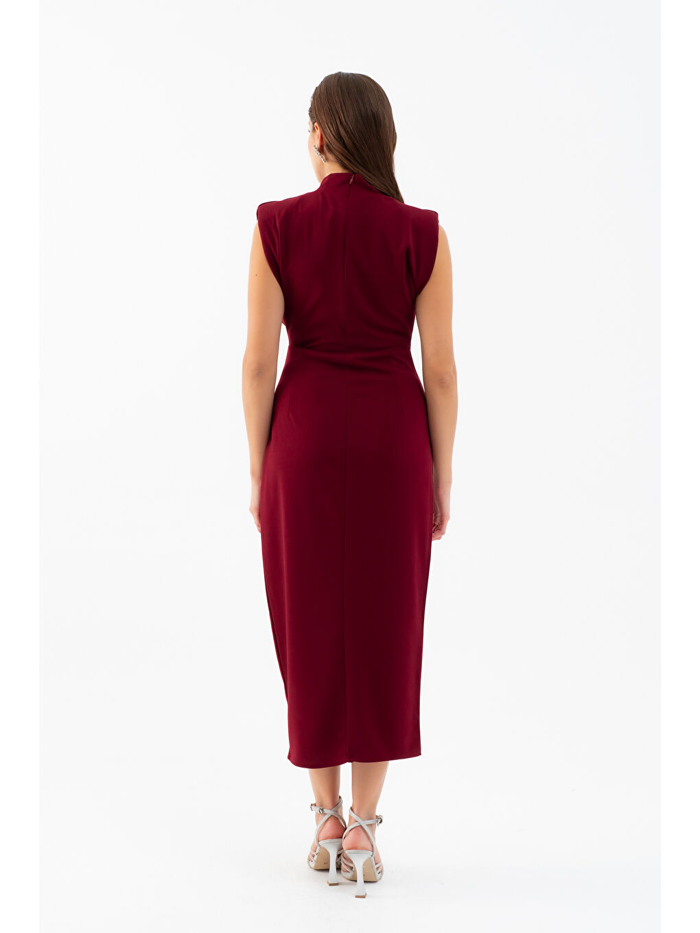 Kadın Bordo Aksesuar Detay Vatkalı Midi Elbise-5
