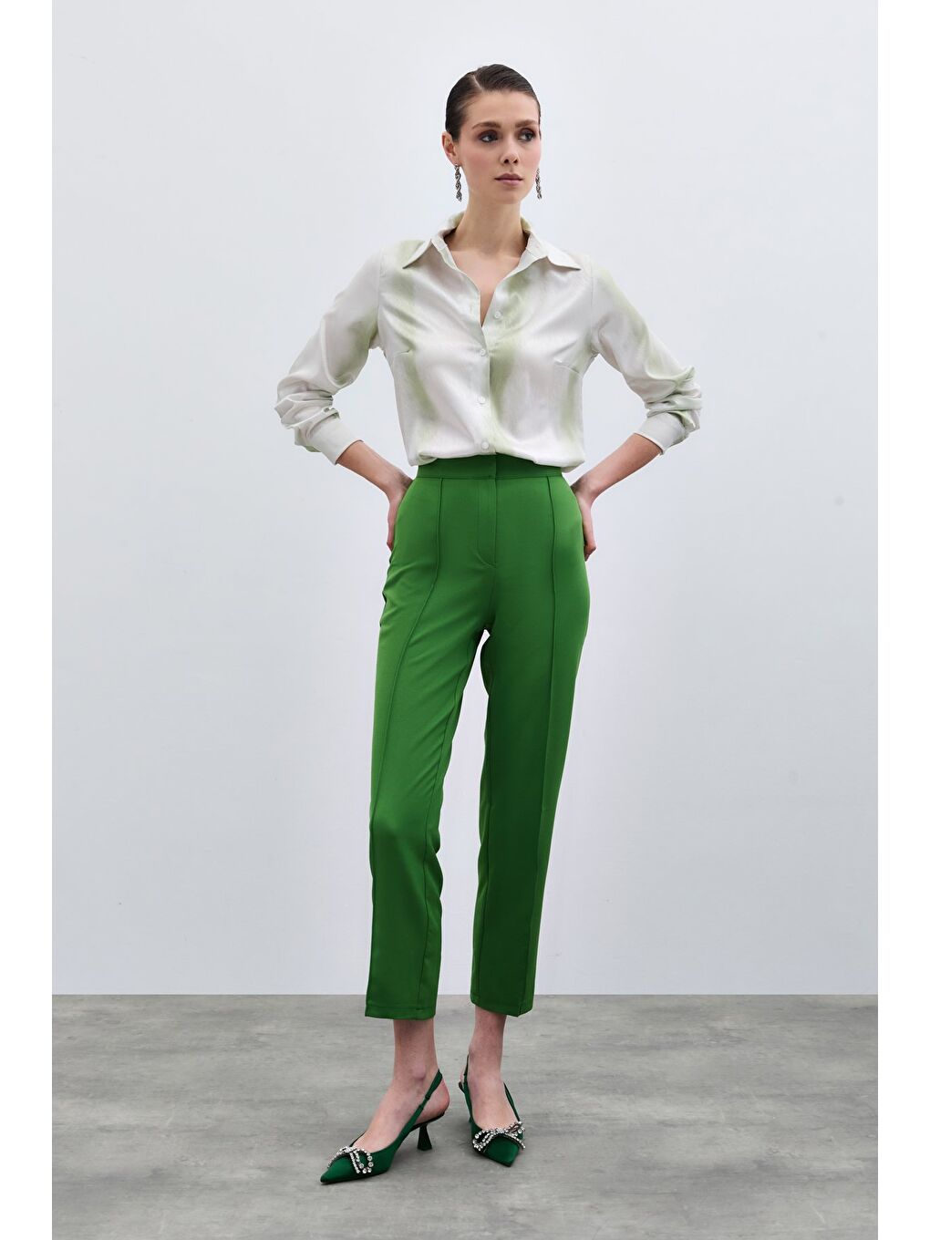 Nervür Detaylı Klasik Pantolon - Yeşil