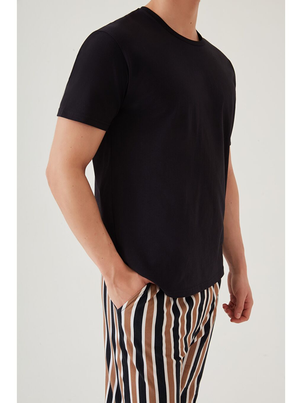 Kahverengi Erkek Kısa Kollu Pamuklu Cepli Çizgili Desenli %100 Pamuk Pijama Takımı-5