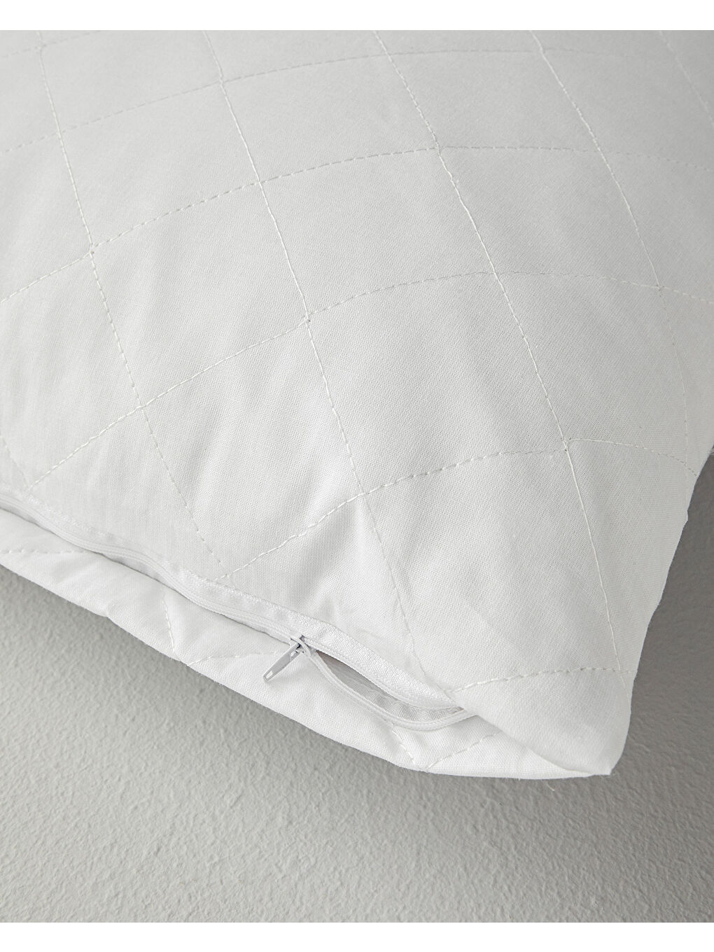 Pamuklu Kapitoneli Yastık Koruyucu Beyaz-2