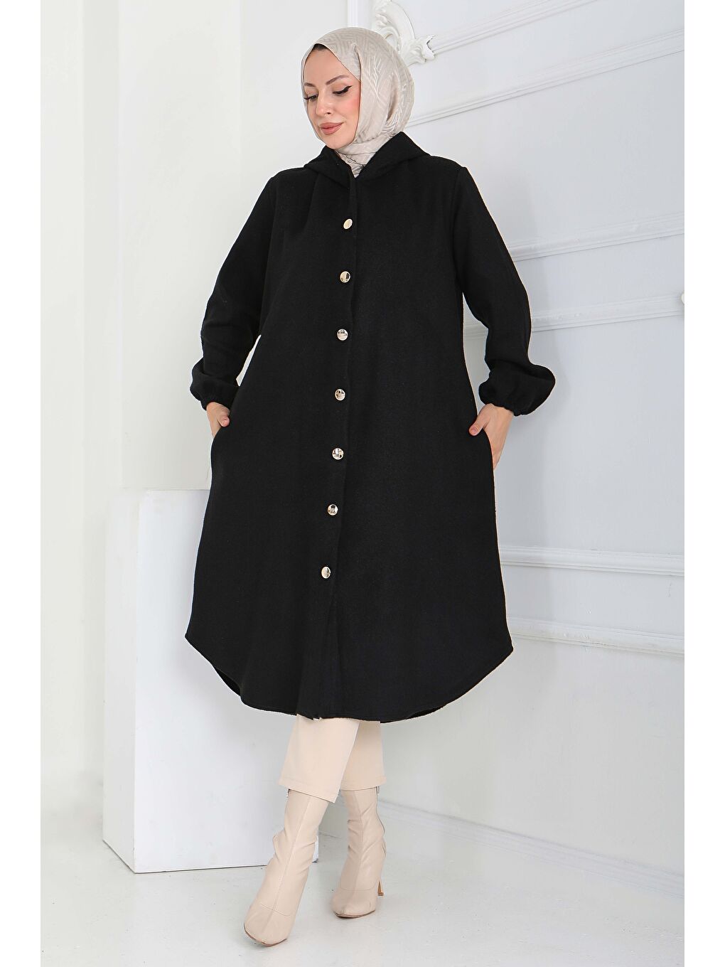 Düğmeli Bileği Lastikli Kaşe Siyah - 28027-SIYAH