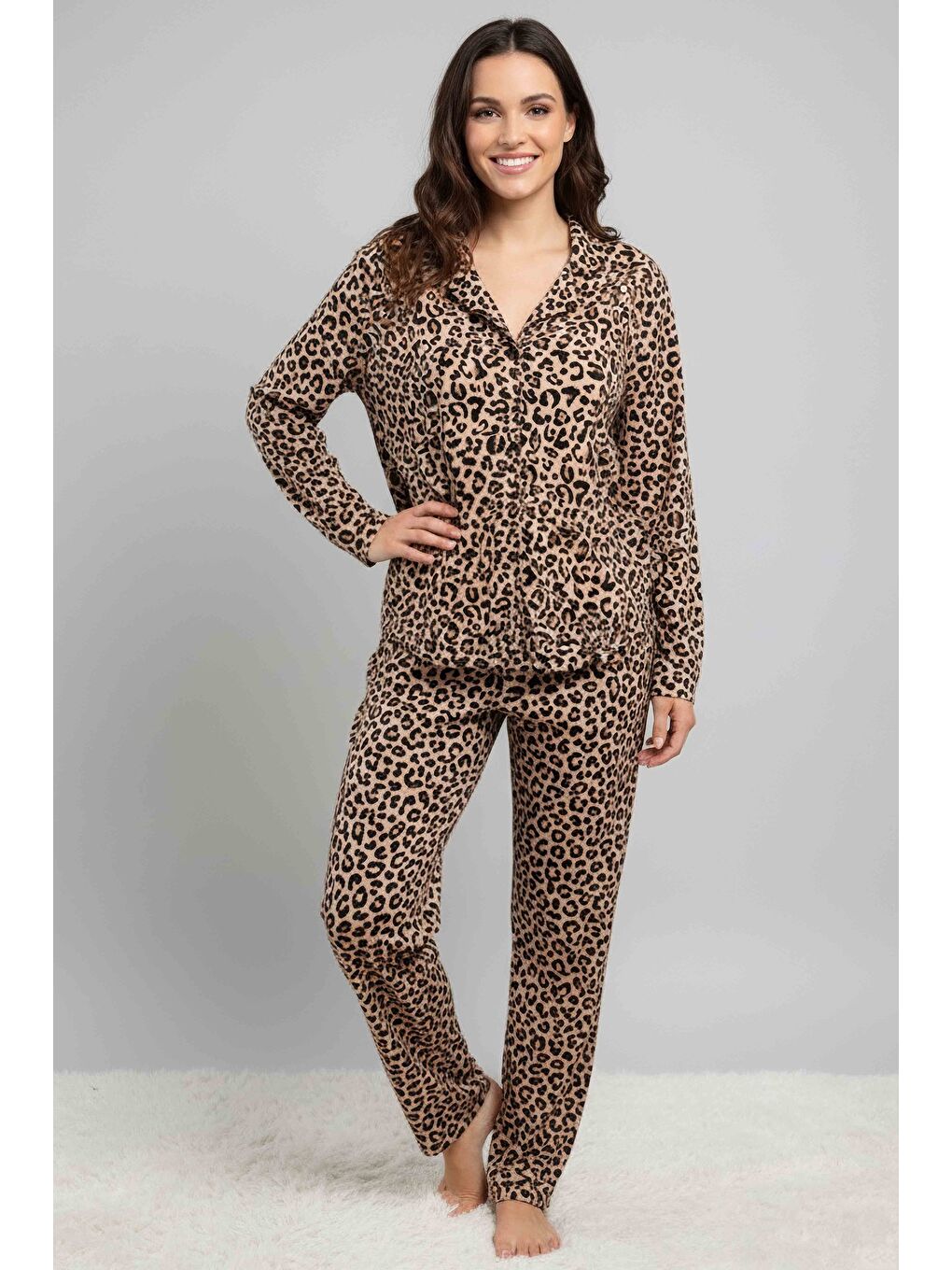 Bej Leopar Desenli Pijama Takımı Vizon - 28019-VIZON