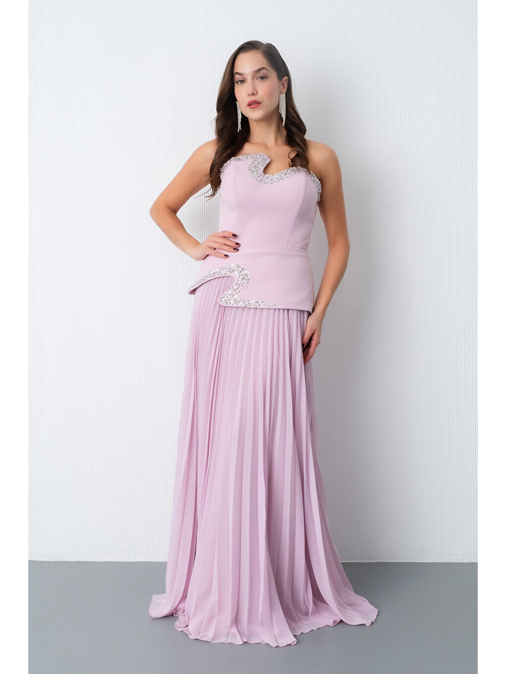 Pembe Kadın Pudra Straplez Yaka Taşlı Piliseli Uzun Abiye Elbise-2