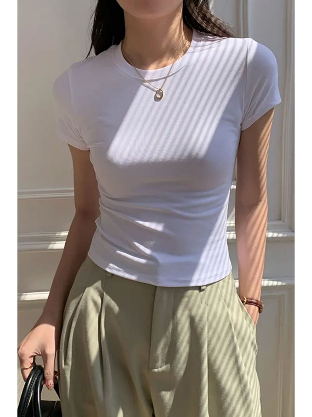 Beyaz Bisiklet Yaka Basic Kadın Tişört-1