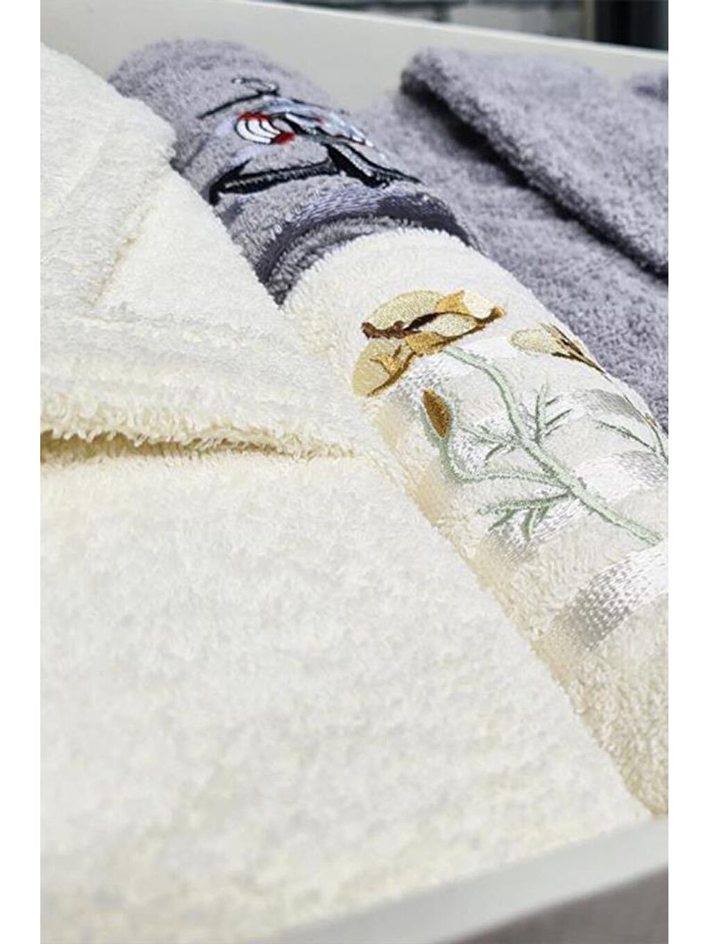 Karışık Çeyizlik Aile Bornoz Seti 4 Parça Krem Gri-1