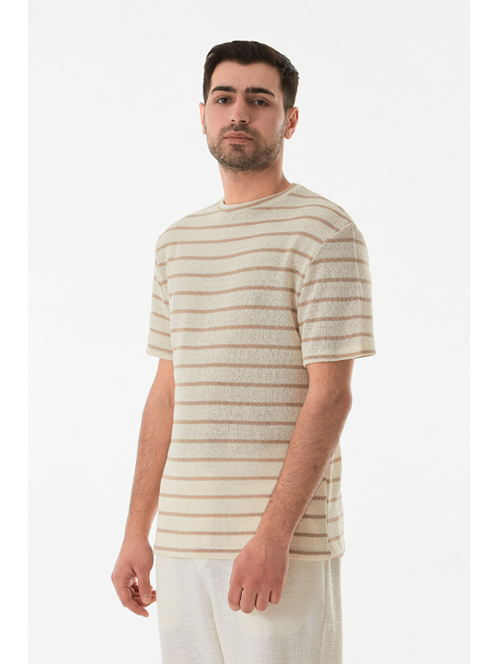 Bej Çizgili Ajurlu Bisiklet Yaka Triko Tişört