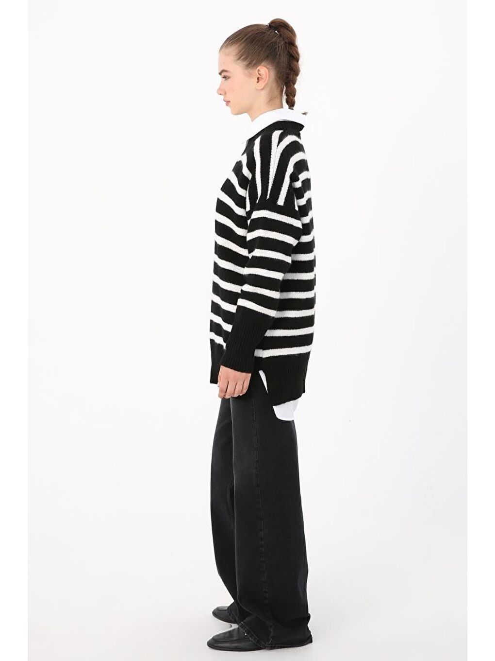 Siyah-Beyaz-Çizgili Dik Yaka Triko Kazak-2