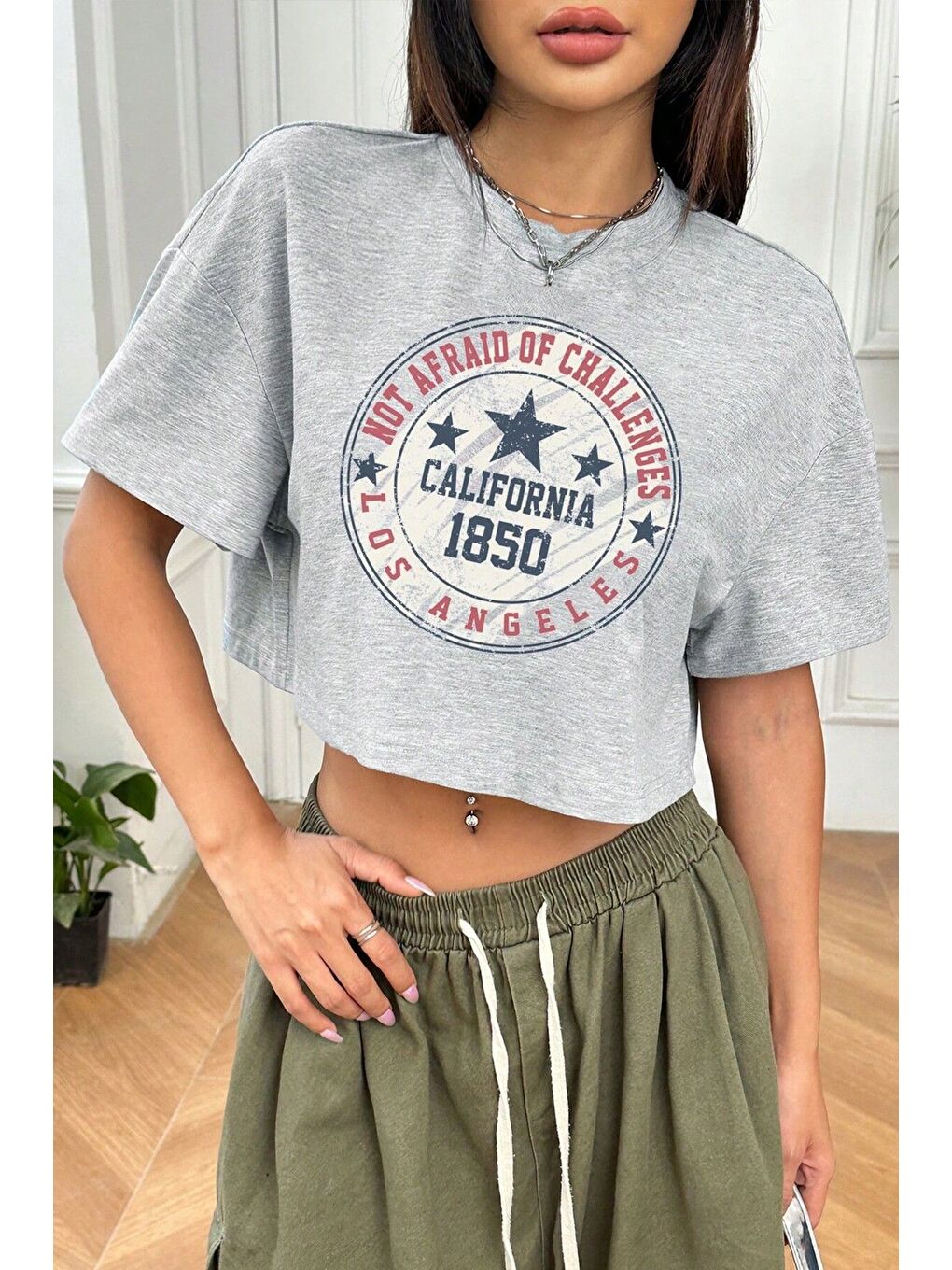 Kadın Gri Bisiklet Yaka Los Angeles 1850 Baskılı Crop T Shirt-2