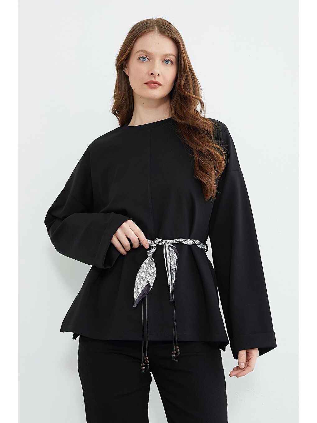 Siyah Kemerli Yırtmaçlı Geniş Kol Tunik-1