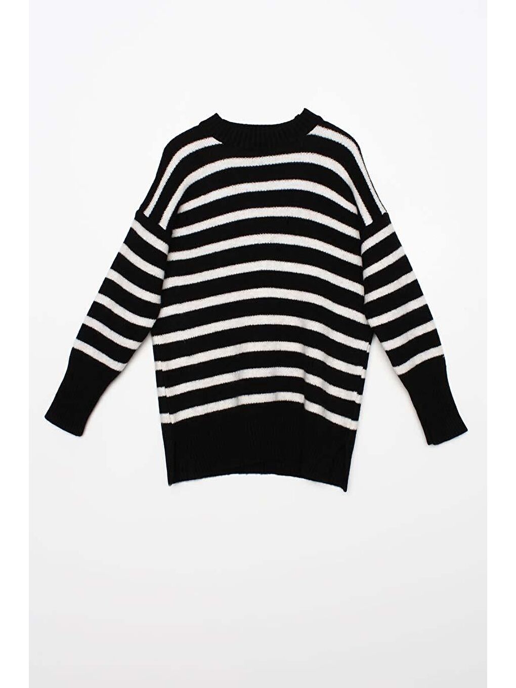 Siyah-Beyaz-Çizgili Dik Yaka Triko Kazak-6