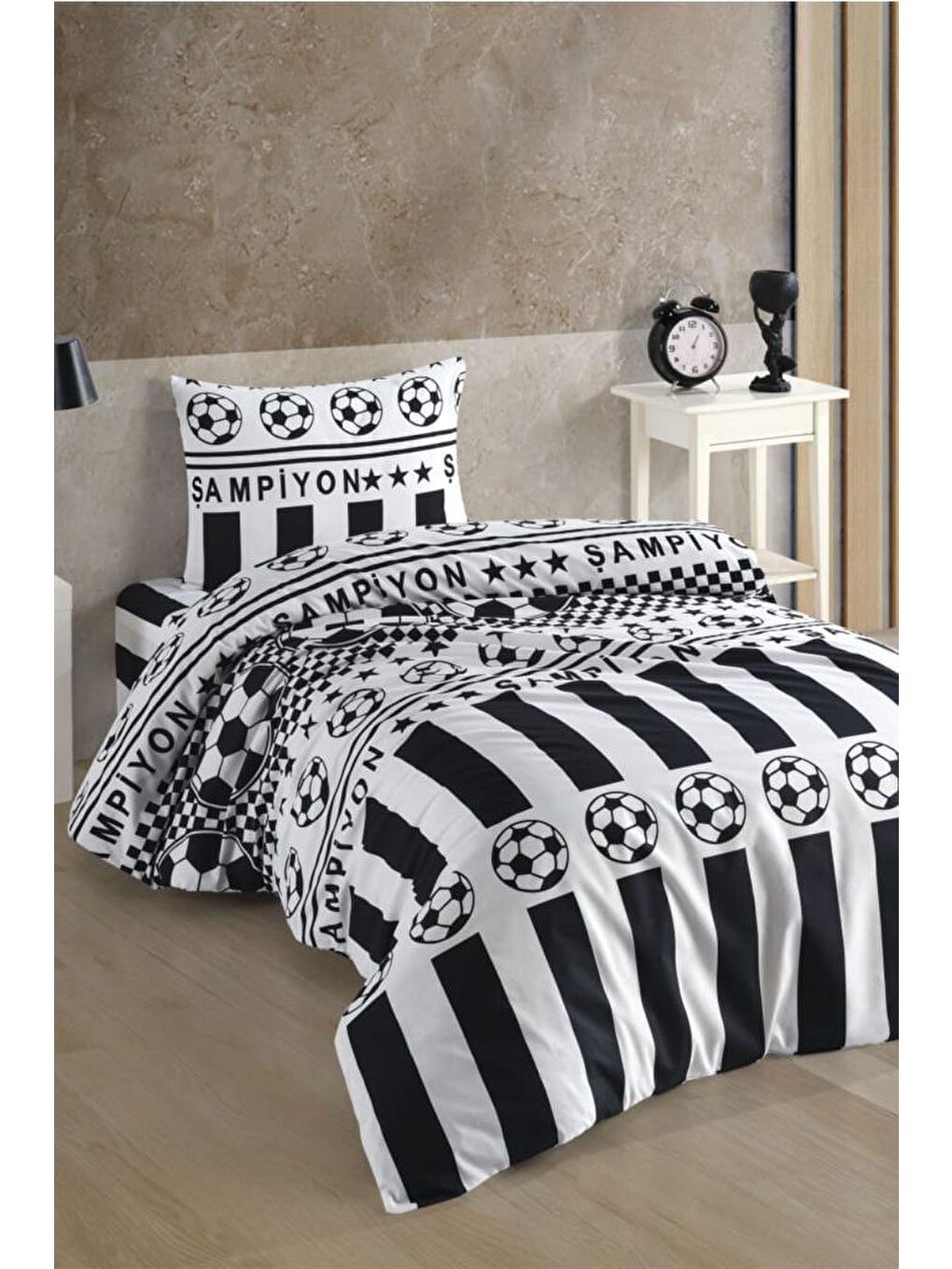 Karışık Siyah Beyaz Taraftar Desenli Tek Kişilik Nevresim Takımı