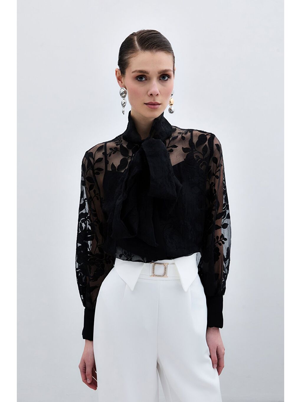Fularlı Çiçek Desenli Gömlek - Siyah