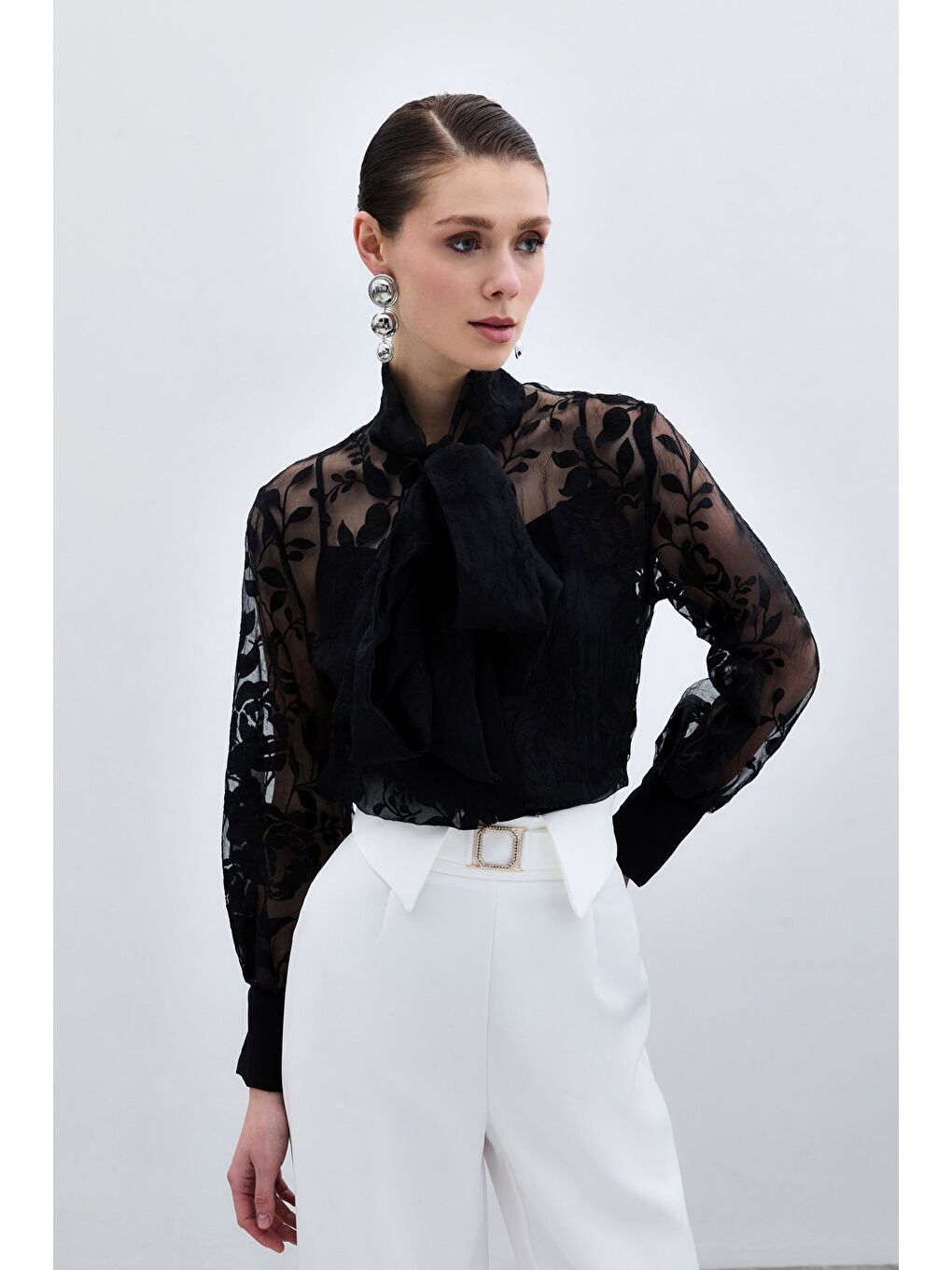 Fularlı Çiçek Desenli Gömlek - Siyah-2