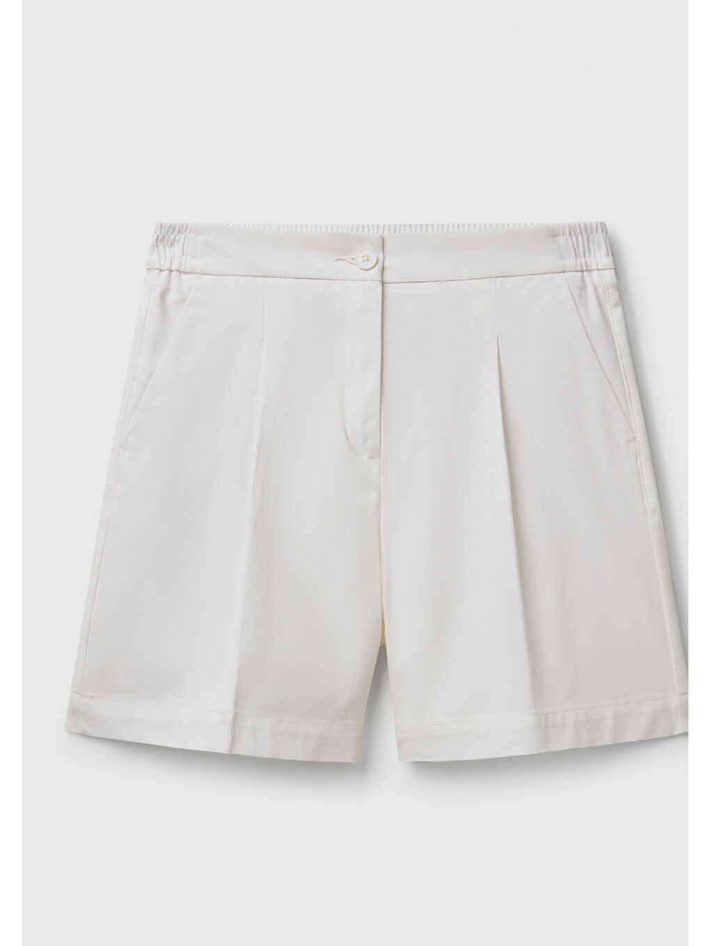 Kadın Beyaz Streç Pamuklu Arka Beli Lastikli Straight Fit Bermuda Şort-1