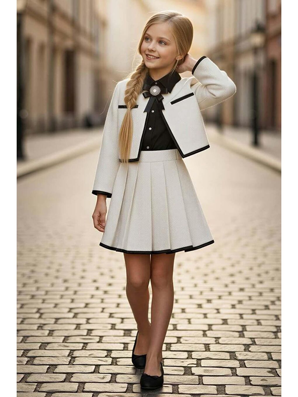 Kız Çocuk Yaka ve Ceket Kenarları Şerit Detaylı Ceket Klasik Gömlek Pileli Ekru Şanel Etekli Takım-1