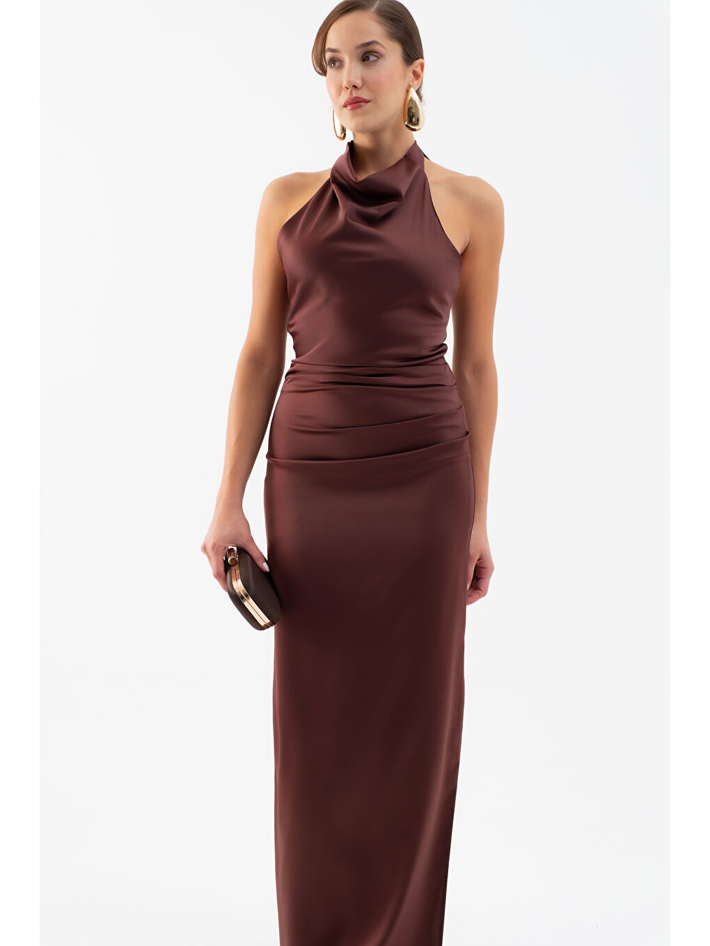 Kadın Kahverengi Sırt Dekolteli Uzun Saten Abiye Elbise-2