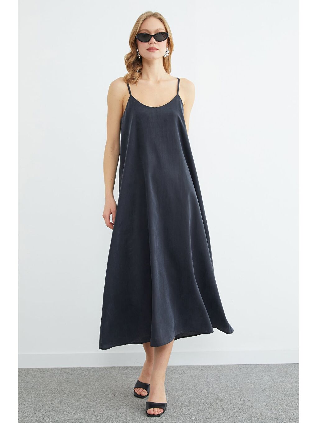 Gri Basic İp Askılı Maxi Boy Elbise