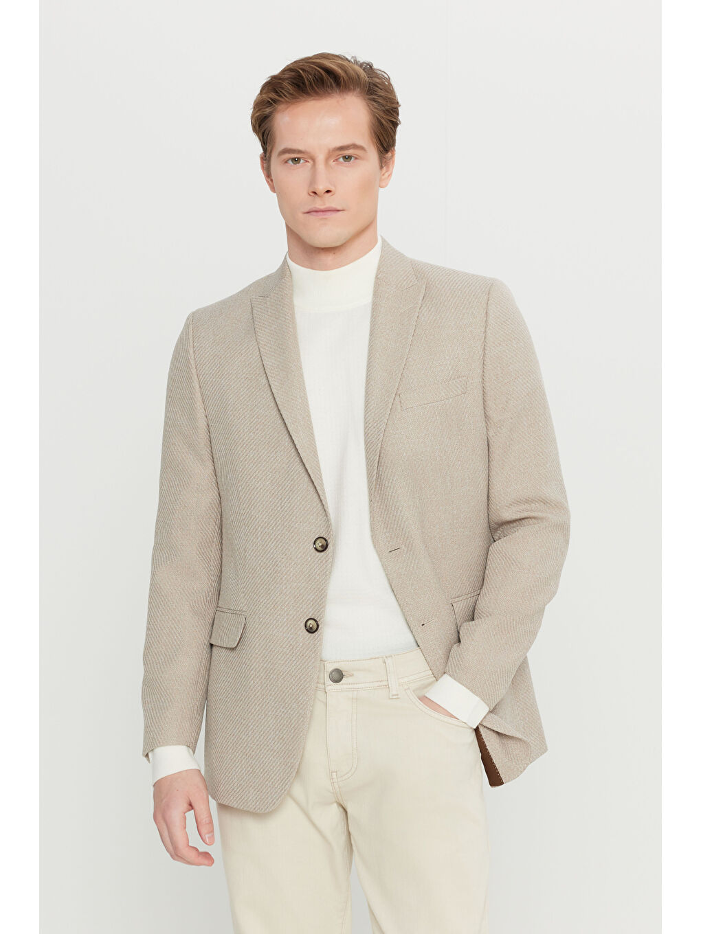 Erkek Bej  Dar Kesim Kırlangıç Yaka Kapak Cepli Armürlü Blazer Ceket-2