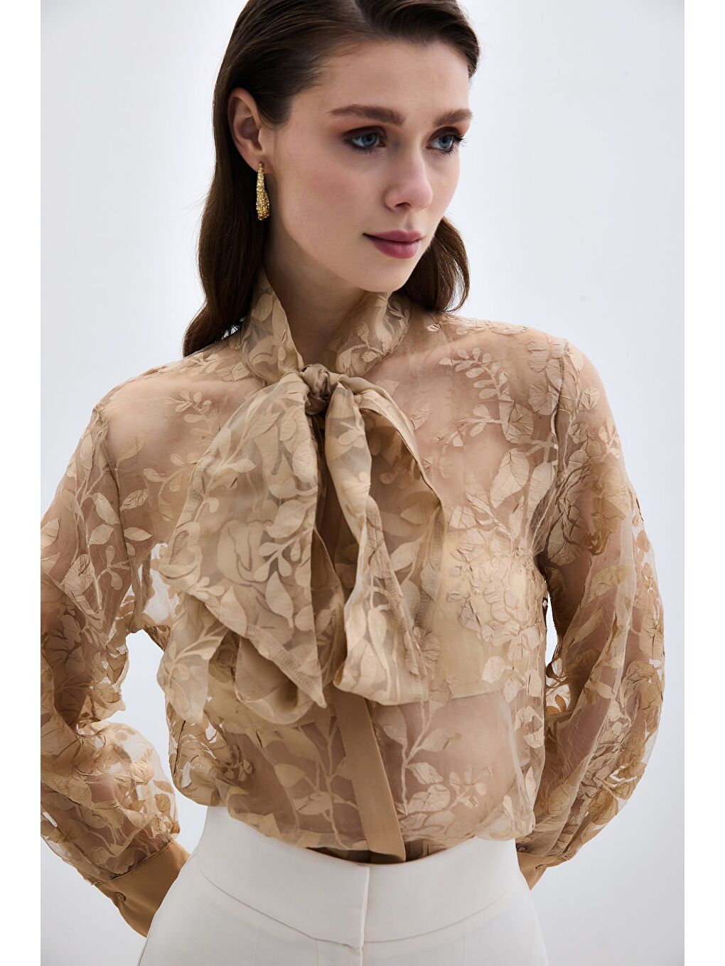 Fularlı Çiçek Desenli Gömlek - Bej-4