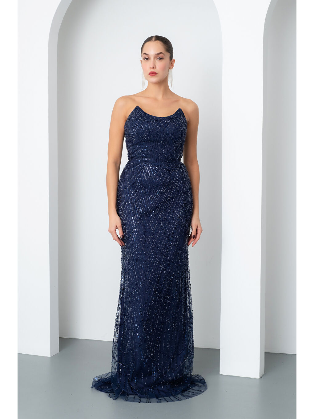 Kadın Lacivert Straplez Boncuklu Uzun Balık Abiye Elbise-1