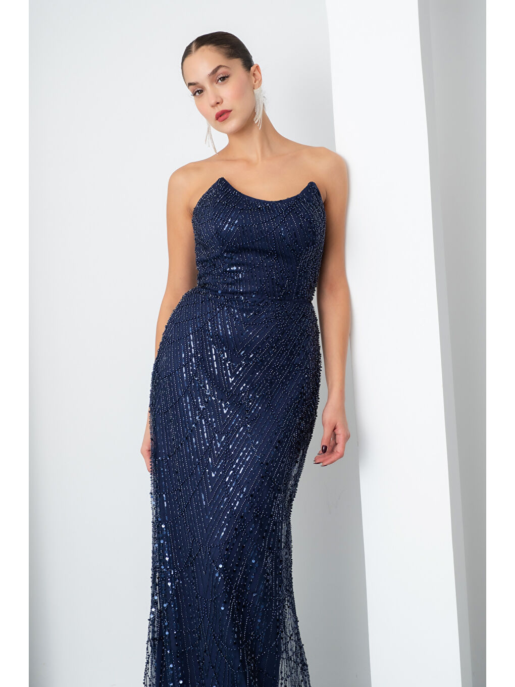 Kadın Lacivert Straplez Boncuklu Uzun Balık Abiye Elbise-2
