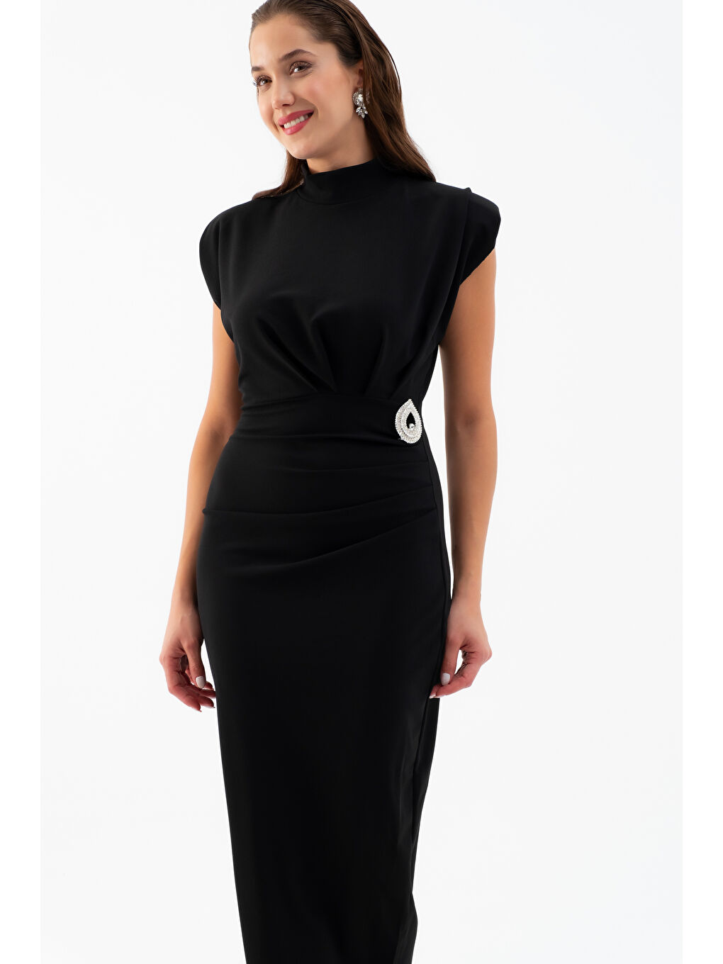 Kadın Siyah Aksesuar Detay Vatkalı Midi Elbise-2
