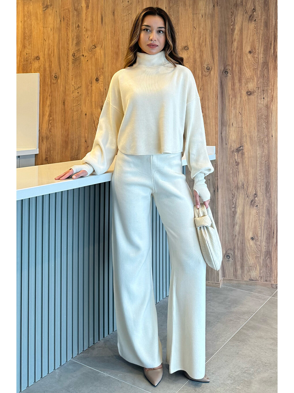 Bej Crop Kazak Pantolon Triko İkili Takım