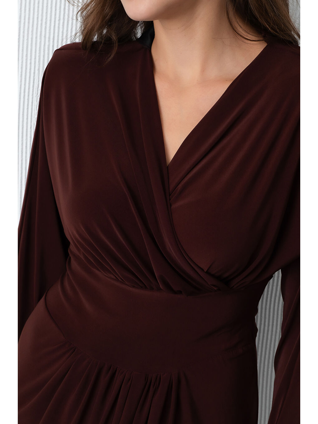 Kadın Kahverengi V Yaka Midi Elbise-3