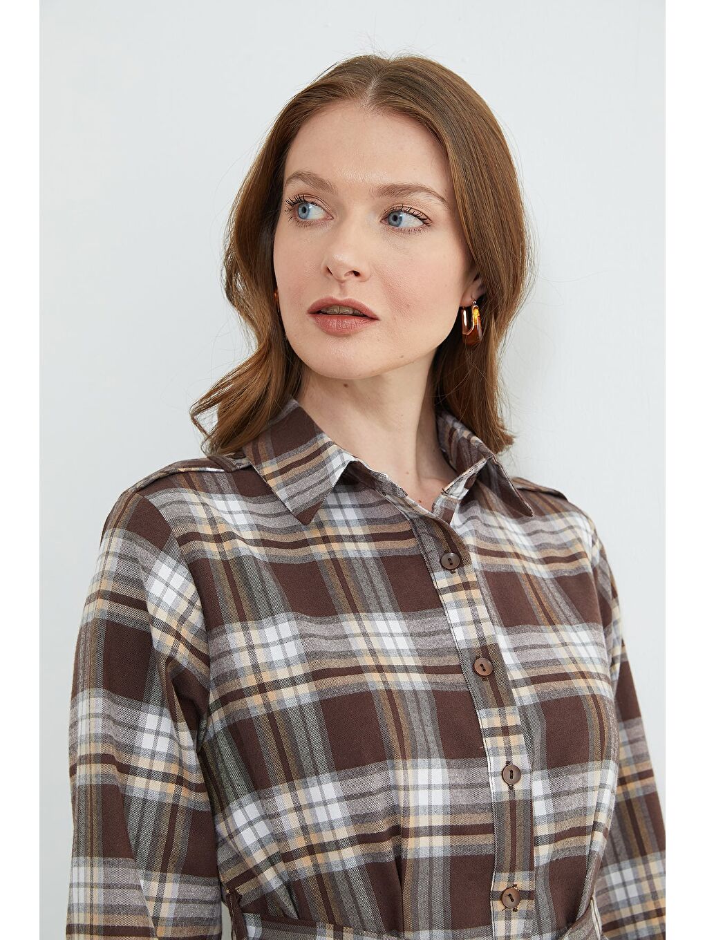 Kahverengi Fullamodest Ekose Desenli Düğmeli Elbise-4