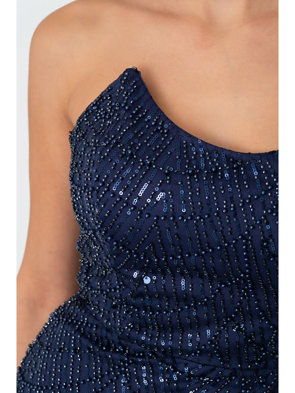 Kadın Lacivert Straplez Boncuklu Uzun Balık Abiye Elbise-4