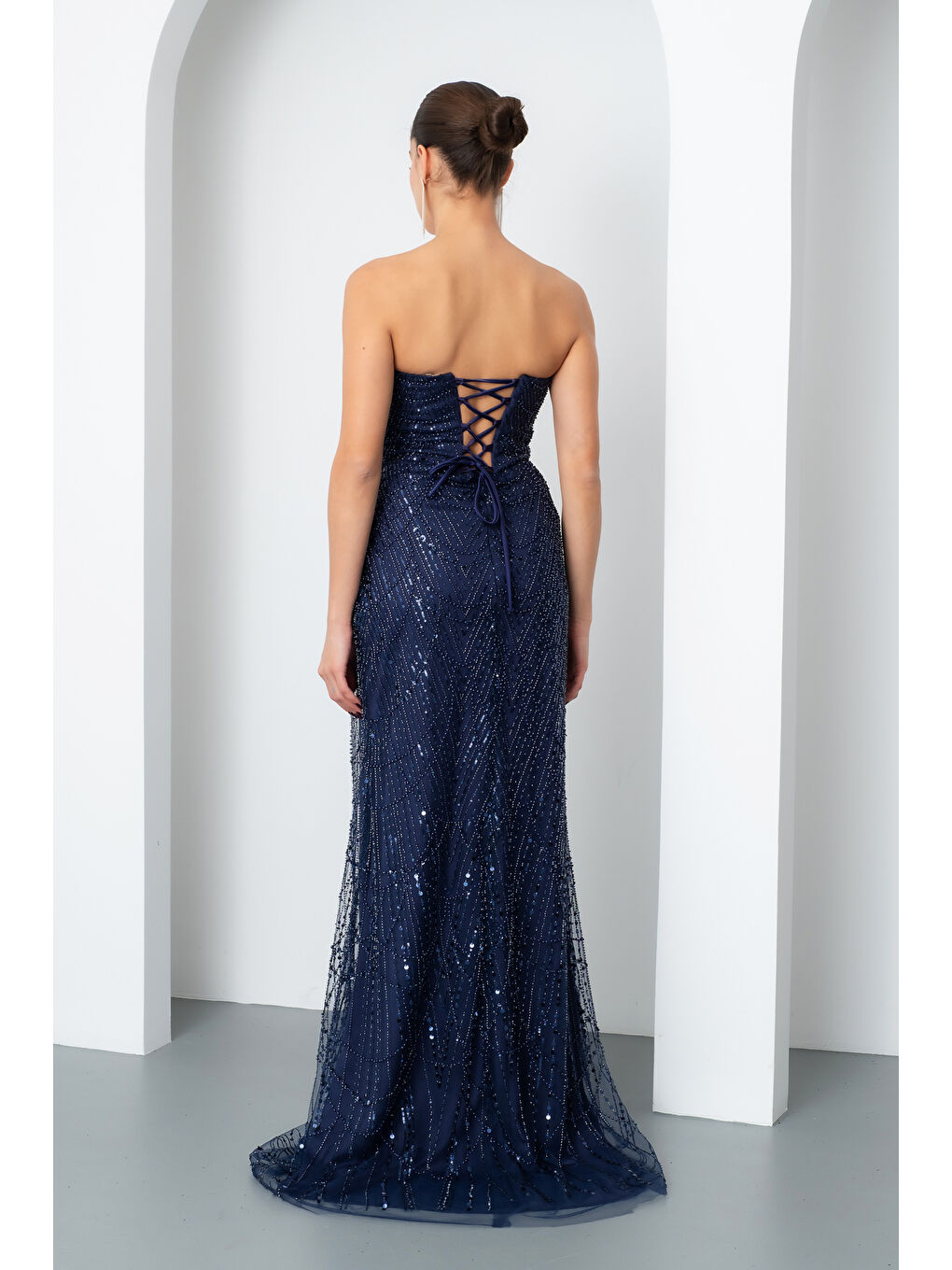 Kadın Lacivert Straplez Boncuklu Uzun Balık Abiye Elbise-5