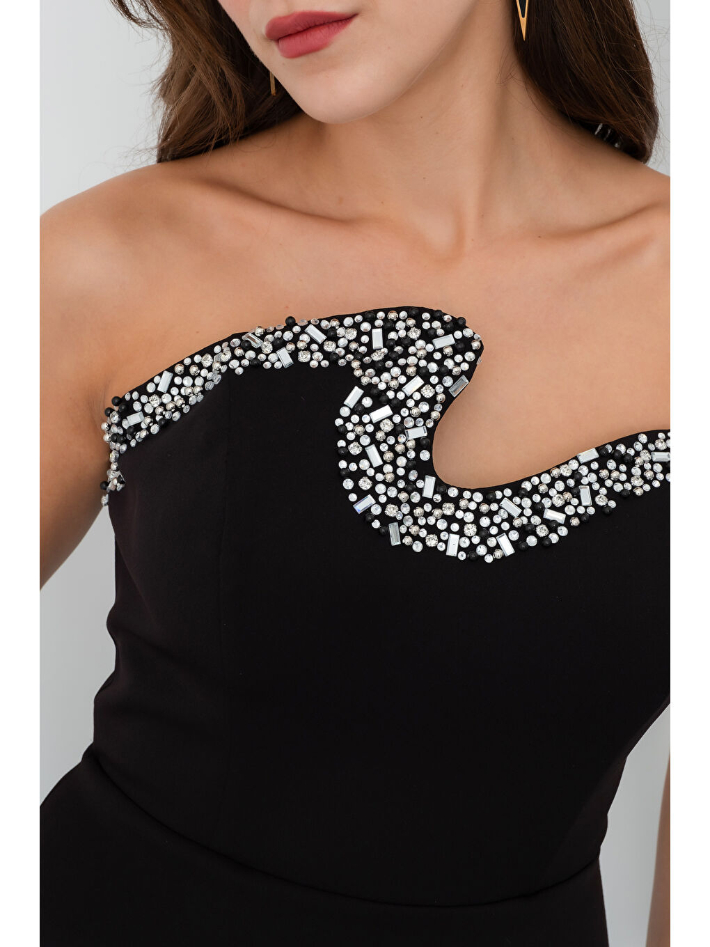 Kadın Siyah Straplez Yaka Taşlı Piliseli Uzun Abiye Elbise-4