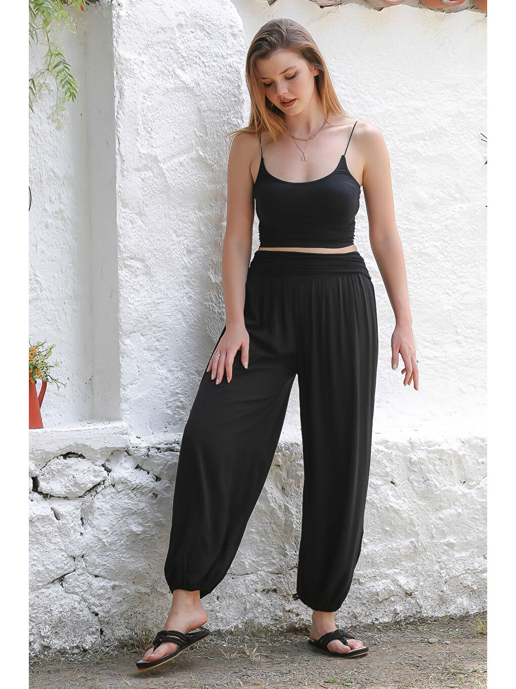 İtalyan Siyah Dokuma Ekstra Yüksek Bel Lastikli Paça Casual Viskon Pantolon-4