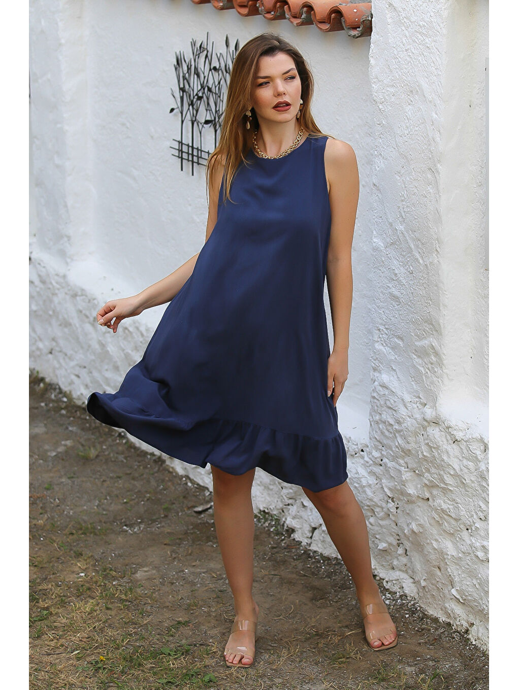 İtalyan Lacivert Boyundan Bağlamalı Eteği Fırfırlı Dokuma Casual Viskon Elbise