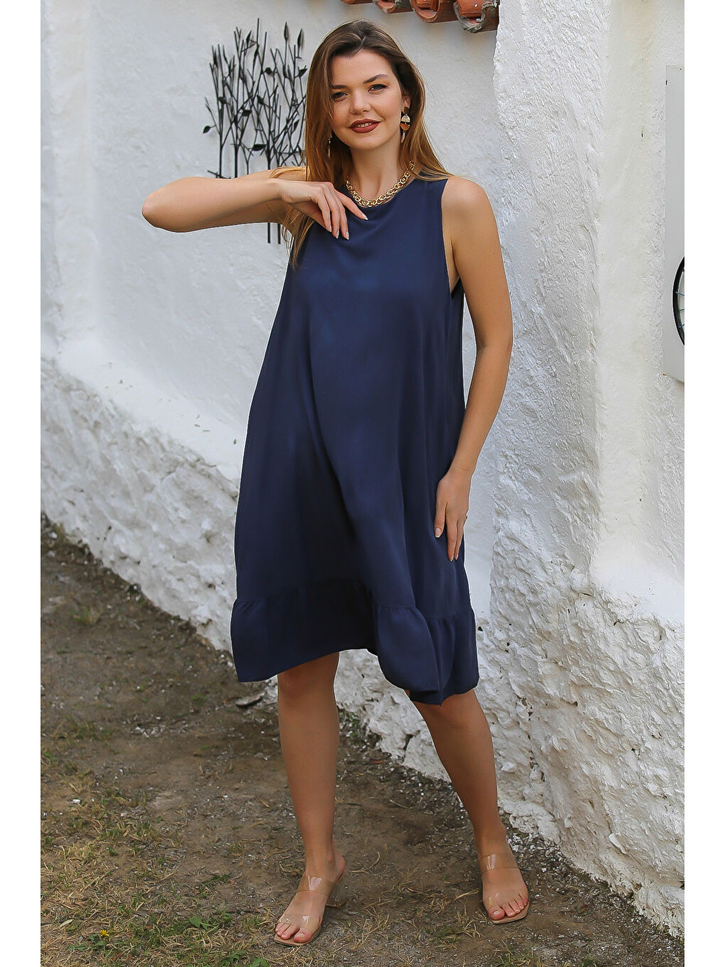 İtalyan Lacivert Boyundan Bağlamalı Eteği Fırfırlı Dokuma Casual Viskon Elbise-5