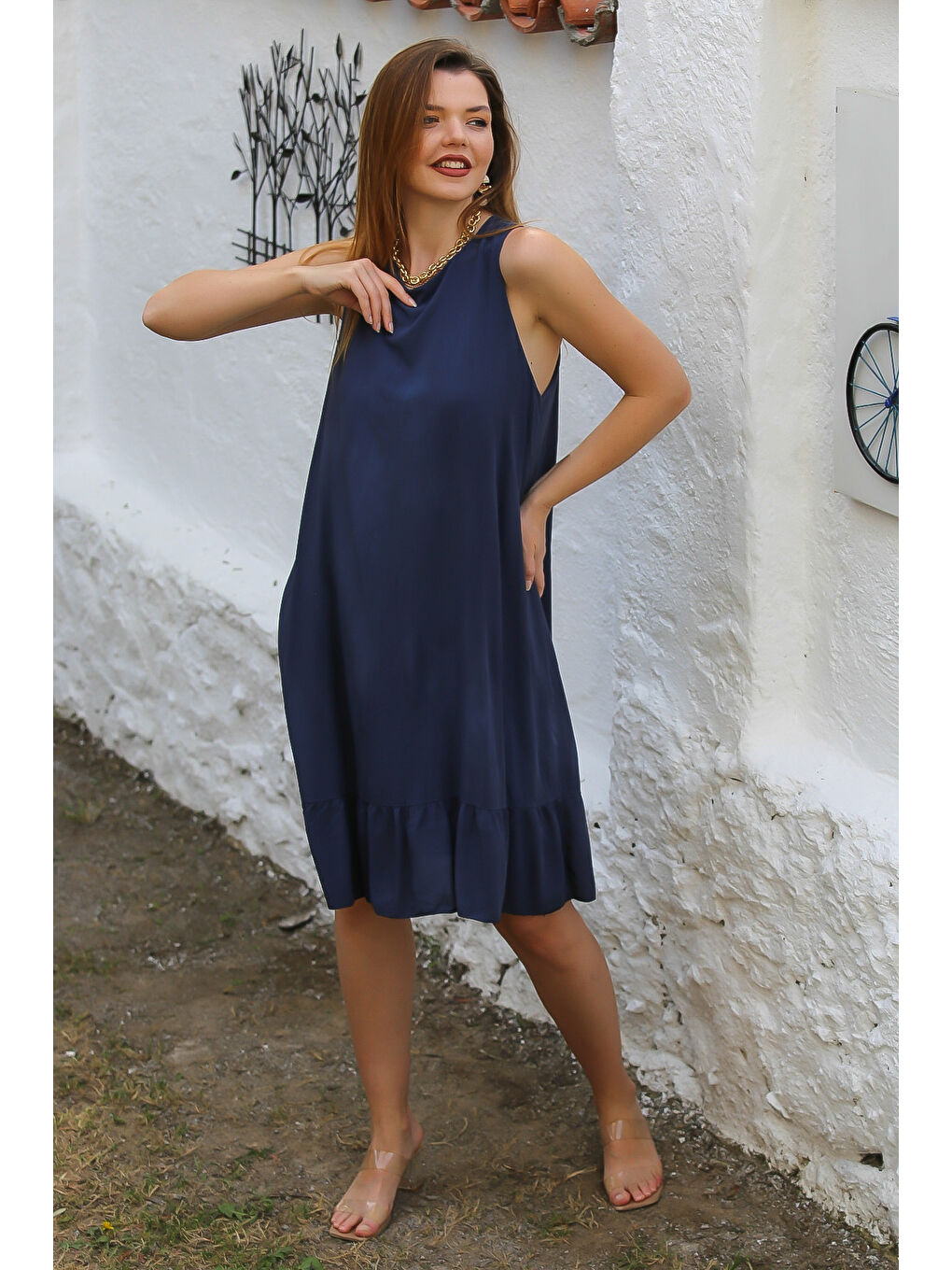 İtalyan Lacivert Boyundan Bağlamalı Eteği Fırfırlı Dokuma Casual Viskon Elbise-6