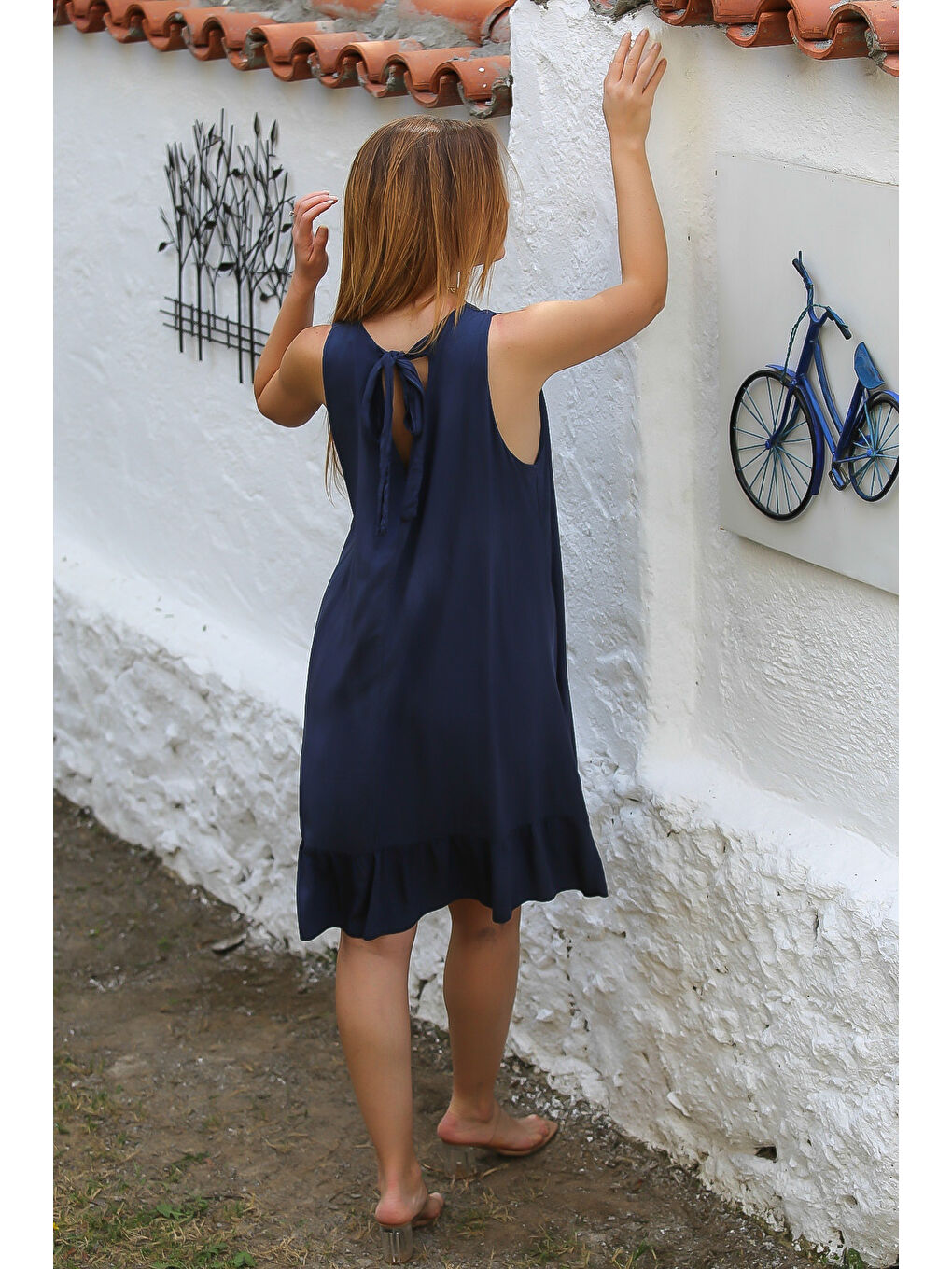 İtalyan Lacivert Boyundan Bağlamalı Eteği Fırfırlı Dokuma Casual Viskon Elbise-7